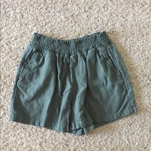 Adorable linen blend Breezy shorts